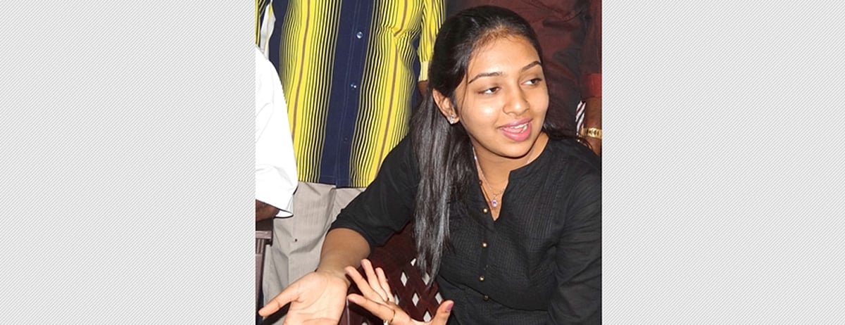 தமிழக ரசிகர்கள் திரைப்படங்களில் நடிப்பவர்களை மிகவும் நேசிக்கின்றனர்: நடிகை லட்சுமிமேனன்